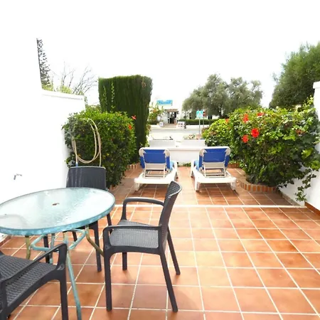 Ξενοδοχείο Tropicana Town House